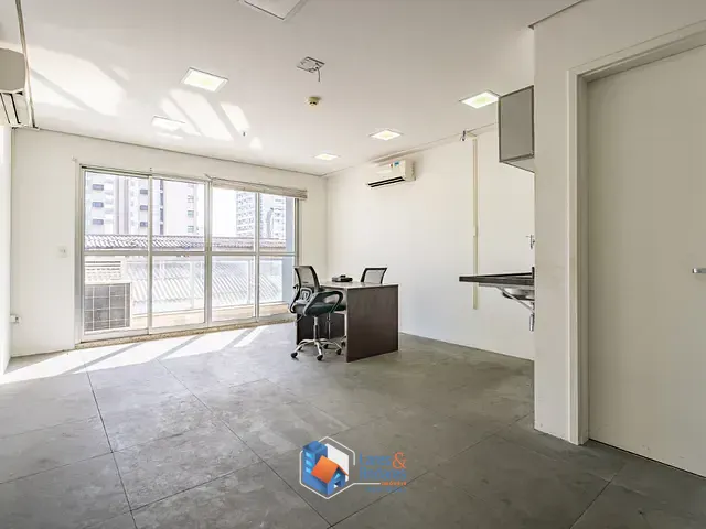 Sala com 32m², à venda, no bairro Barra Funda em São Paulo