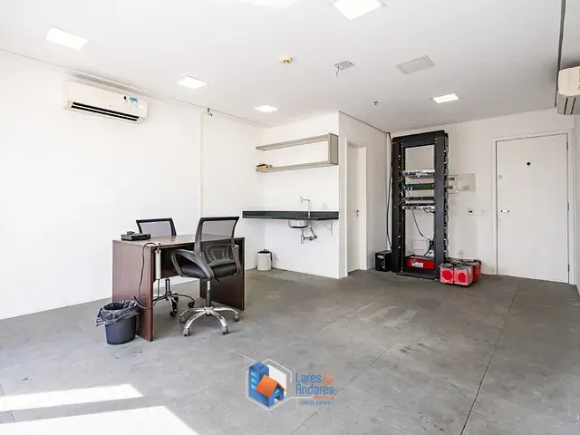 Sala com 32m², à venda, no bairro Barra Funda em São Paulo