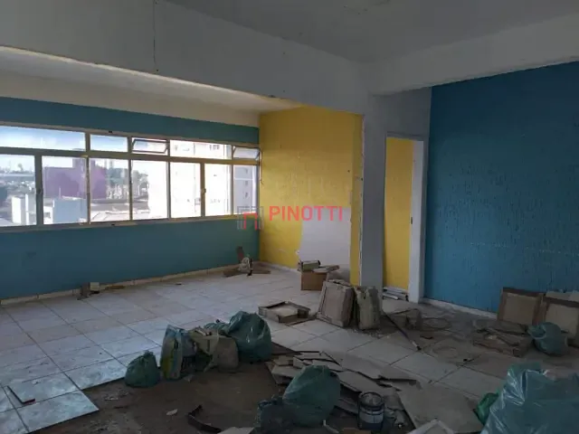 Sala à venda ou para alugar, no bairro Centro em Santo André