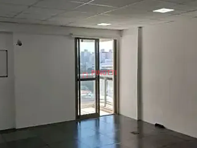 Sala à venda, no bairro Rudge Ramos em São Bernardo do Campo