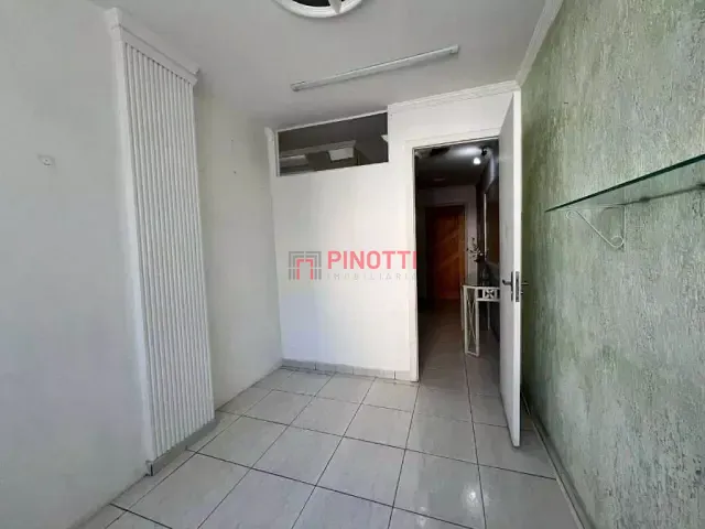 Sala à venda ou para alugar, no bairro Rudge Ramos em São Bernardo do Campo