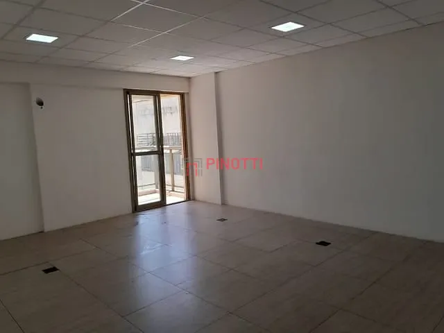 Sala à venda, no bairro Rudge Ramos em São Bernardo do Campo