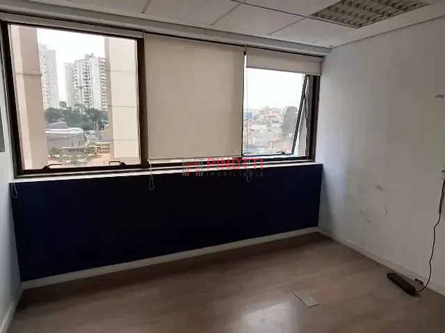 Sala à venda ou para alugar, no bairro Paraíso em Santo André