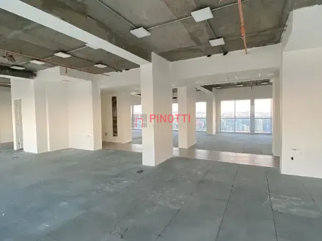 Sala à venda ou para alugar, no bairro Vila Baeta Neves em São Bernardo do Campo