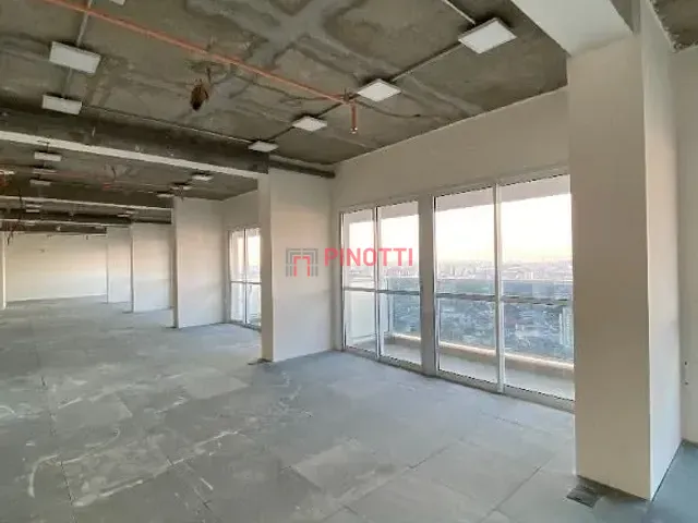 Sala à venda ou para alugar, no bairro Vila Baeta Neves em São Bernardo do Campo