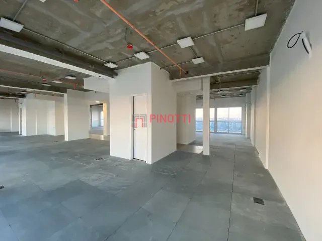 Sala à venda ou para alugar, no bairro Vila Baeta Neves em São Bernardo do Campo