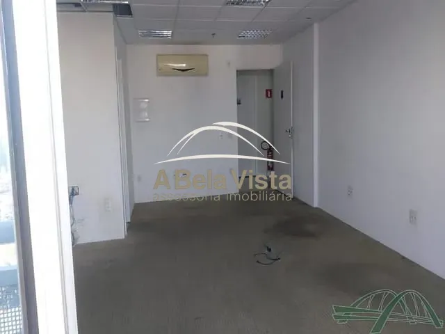 Sala à venda, no bairro Vila Yara em Osasco