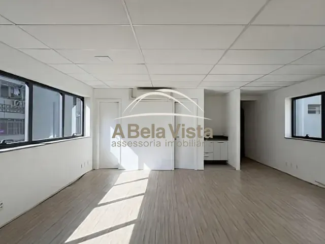 Sala à venda, no bairro Paraíso em São Paulo