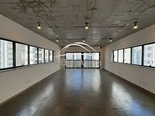 Sala à venda, no bairro Paraíso em São Paulo