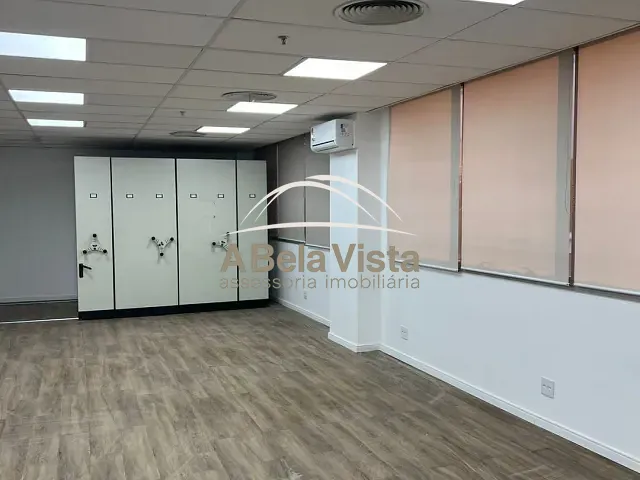 Sala para alugar, no bairro Jardim Morumbi em São Paulo