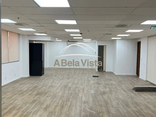 Sala para alugar, no bairro Jardim Morumbi em São Paulo