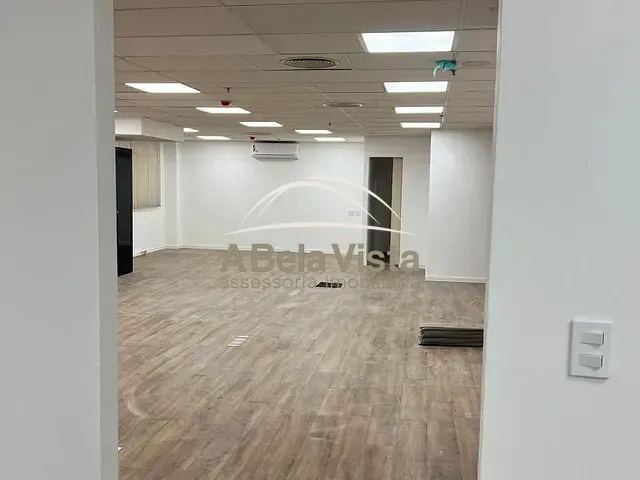Sala para alugar, no bairro Jardim Morumbi em São Paulo