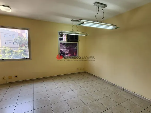 Sala à venda, no bairro Sítio Pinheirinho em São Paulo