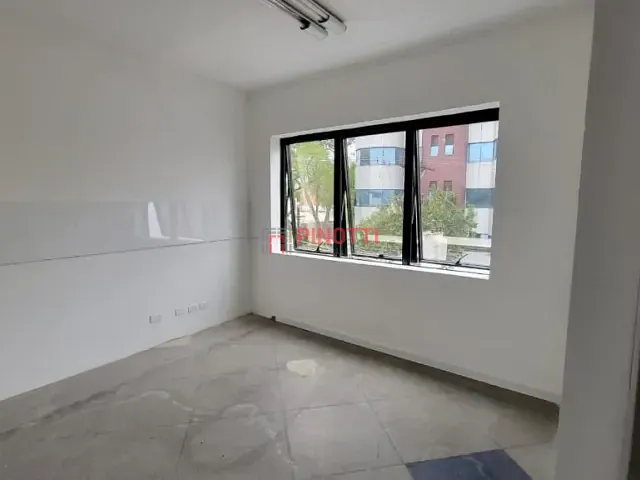 Sala à venda ou para alugar, no bairro Jardim do Mar em São Bernardo do Campo