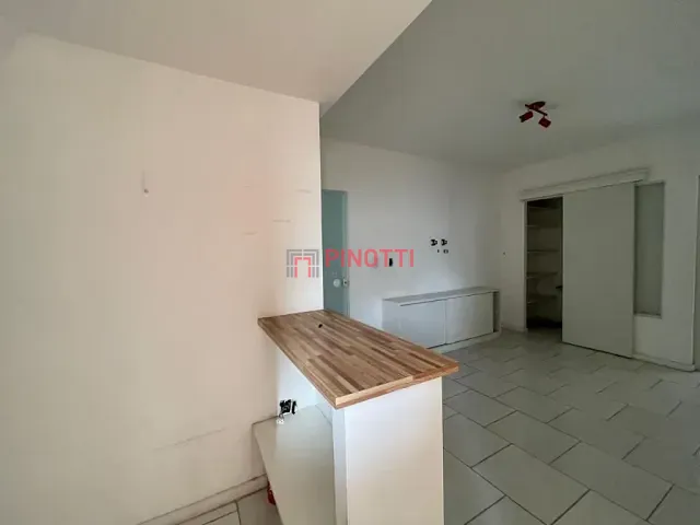 Sala para alugar, no bairro Jardim Nova Petrópolis em São Bernardo do Campo