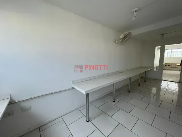 Sala para alugar, no bairro Jardim Nova Petrópolis em São Bernardo do Campo