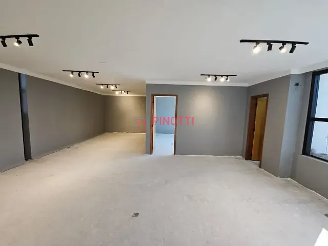 Sala à venda ou para alugar, no bairro Centro em São Bernardo do Campo