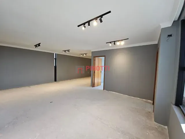 Sala à venda ou para alugar, no bairro Centro em São Bernardo do Campo