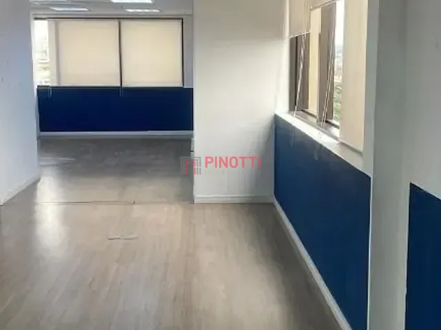 Sala para alugar, no bairro Paraíso em Santo André