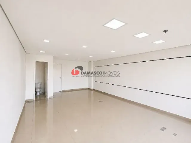 Sala para alugar, no bairro Centro em Diadema