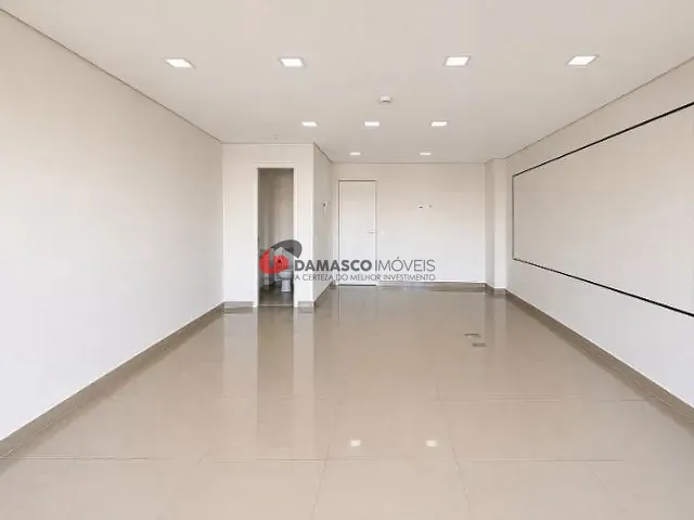 Sala para alugar, no bairro Centro em Diadema
