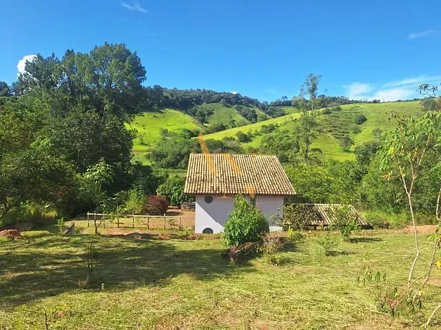Sítio com 2001m² 1 quarto e 2 banheiros, à venda, no bairro Mantiqueira em Cunha