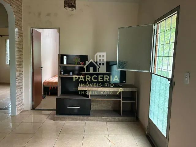 Sítio com 1037m² 2 quartos e 2 banheiros, à venda, no bairro Mazomba em Itaguaí