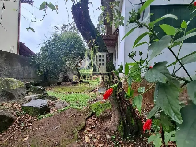 Sítio com 1037m² 2 quartos e 2 banheiros, à venda, no bairro Mazomba em Itaguaí