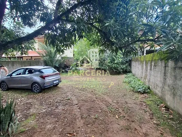 Sítio com 1037m² 2 quartos e 2 banheiros, à venda, no bairro Mazomba em Itaguaí