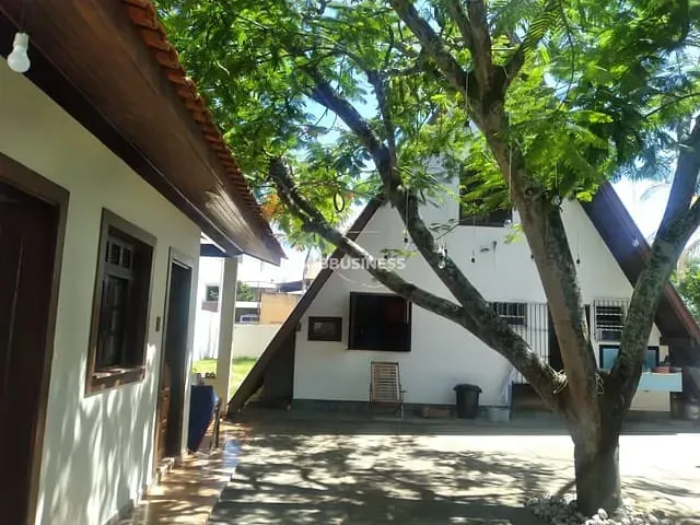 Chácara com 1360m² 3 quartos e 4 banheiros, à venda, no bairro Grussaí em São João da Barra