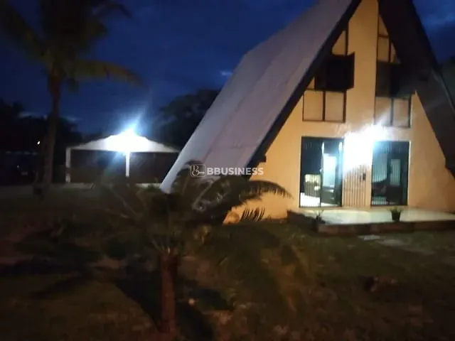 Chácara com 1360m² 3 quartos e 4 banheiros, à venda, no bairro Grussaí em São João da Barra