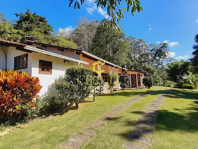 Sítio com 81675m² 12 quartos e 8 banheiros, à venda, no bairro Lumiar em Nova Friburgo