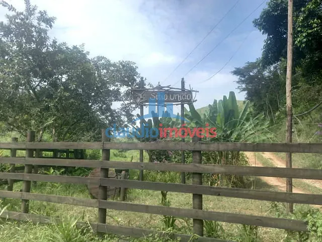 Sítio 3 quartos e 2 banheiros, à venda, no bairro Água Comprida em Barra Mansa