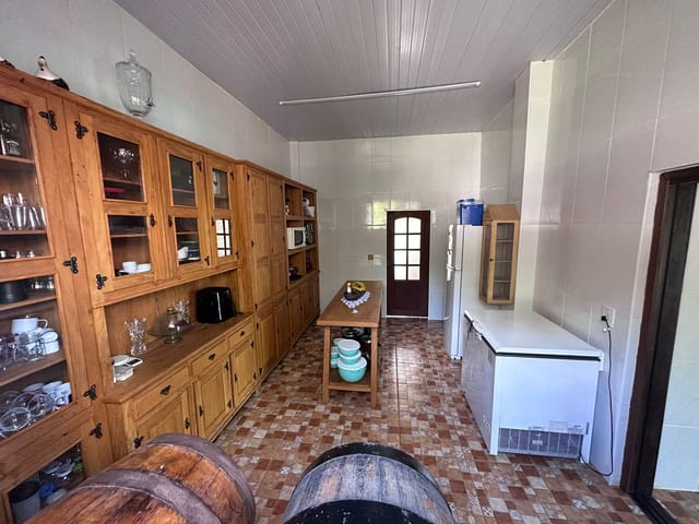 Sítio com 450m² 3 quartos e 5 banheiros, à venda, no bairro Colonia Agricula Itapeti em Mogi das Cruzes