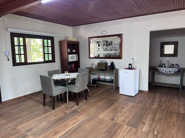 Sítio com 450m² 3 quartos e 5 banheiros, à venda, no bairro Colonia Agricula Itapeti em Mogi das Cruzes