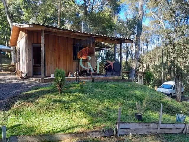 Sítio com 1800m² 1 quarto e 1 banheiro, à venda, no bairro INTERIOR em Xanxerê