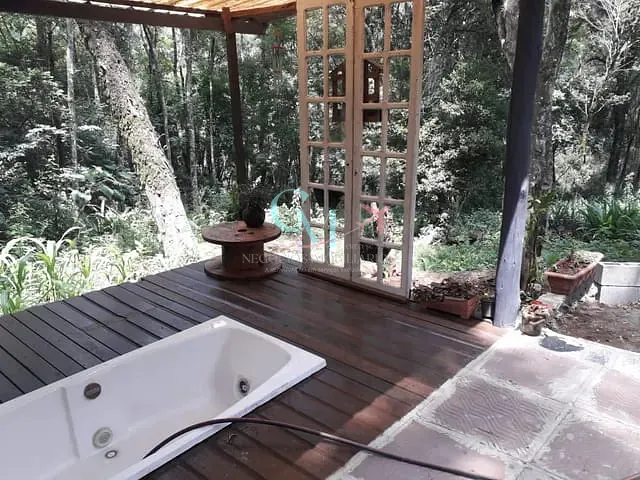 Sítio com 1800m² 1 quarto e 1 banheiro, à venda, no bairro INTERIOR em Xanxerê