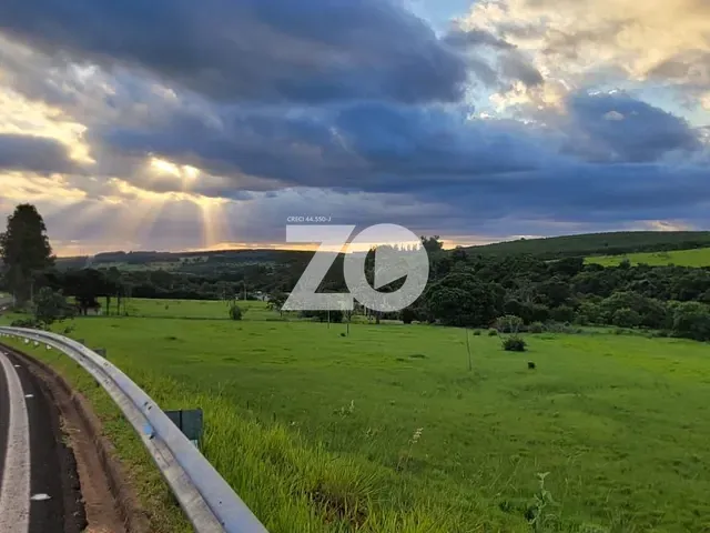 Sítio com 459800m² 2 quartos e 1 banheiro, à venda, no bairro Distrito Industrial Marcus Vinícius Feliz Machado em Bauru