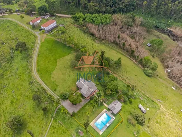 Sítio com 125000m² 5 quartos e 4 banheiros, à venda, no bairro Centro (Canguera) em São Roque