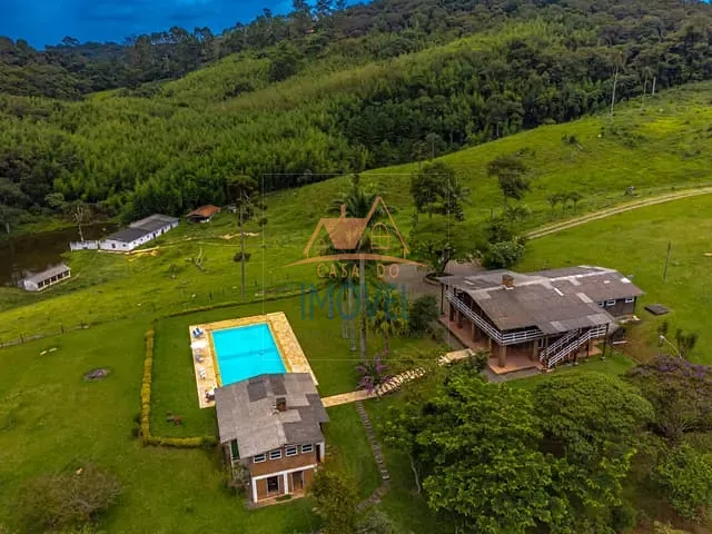 Sítio com 125000m² 5 quartos e 4 banheiros, à venda, no bairro Centro (Canguera) em São Roque