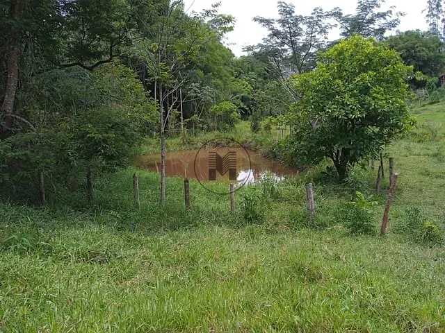 Sítio com 145000m² 4 quartos e 2 banheiros, à venda, no bairro Zona Rural em Guaratinguetá