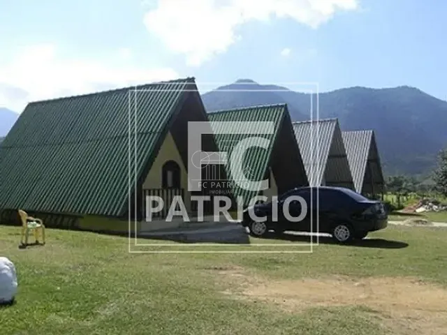 Sítio com 11000m² 6 quartos e 4 banheiros, à venda, no bairro Cotia em Guapimirim