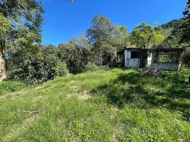 Sítio com 9000m² 2 quartos e 2 banheiros, à venda, no bairro Inoã (Inoã) em Maricá