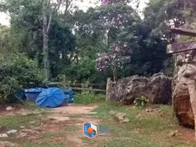 Sítio com 2438m², à venda, no bairro Mantiqueira em Mairiporã