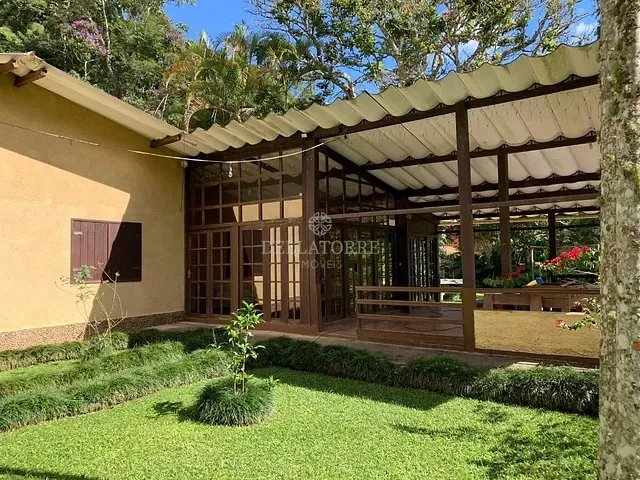 Sítio com 1597200m² 11 quartos e 10 banheiros, à venda, no bairro Água Quente em Teresópolis