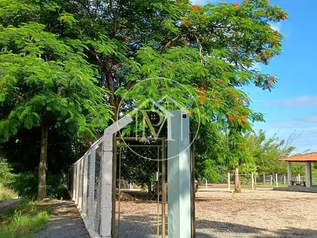 Sítio com 27000m² 4 quartos e 2 banheiros, à venda, no bairro Riviera do Tietê em Tietê