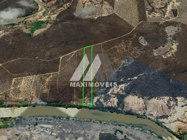 Sítio com 21000m², à venda, no bairro Piabanha em Araçuaí