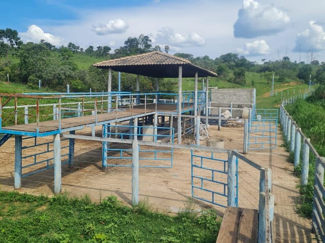 Sítio com 338800m² 3 quartos e 2 banheiros, à venda, no bairro zona rural em Alexânia