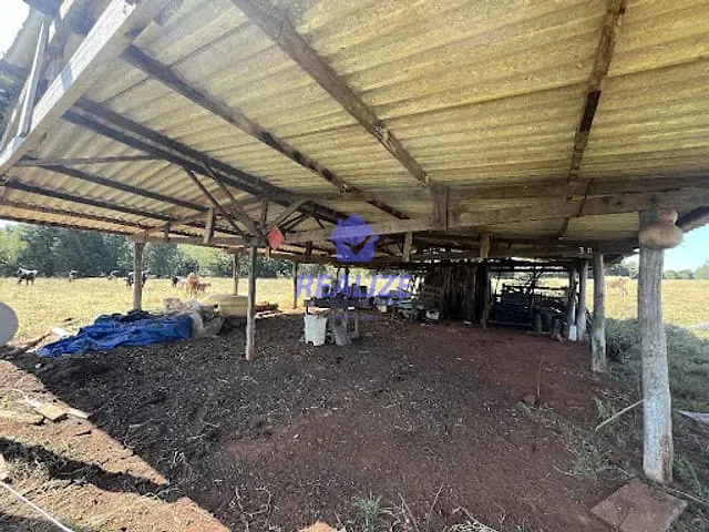 Sítio com 133100m² 4 quartos e 6 banheiros, à venda, no bairro Centro em Botucatu