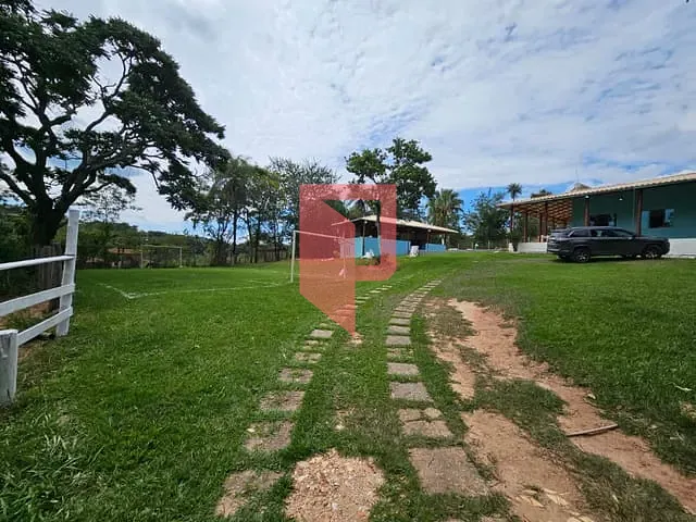 Sítio com 40000m² 4 quartos e 5 banheiros, à venda, no bairro Pinhões em Santa Luzia